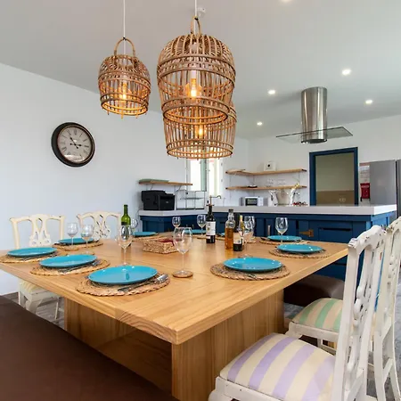 Zarita Wonderful 6 Bedroom *