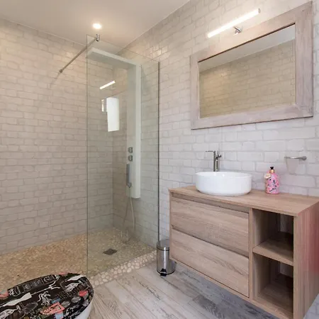 Zarita Wonderful 6 Bedroom