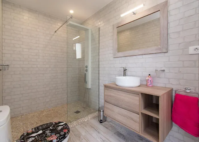 Zarita Wonderful 6 Bedroom