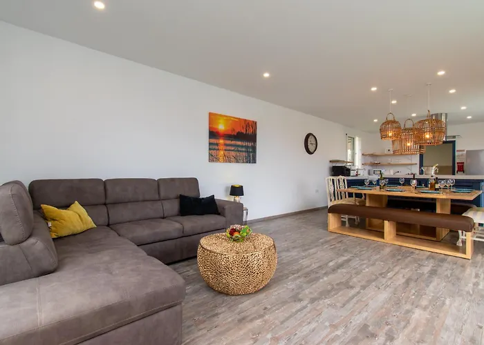 Zarita Wonderful 6 Bedroom Villa
