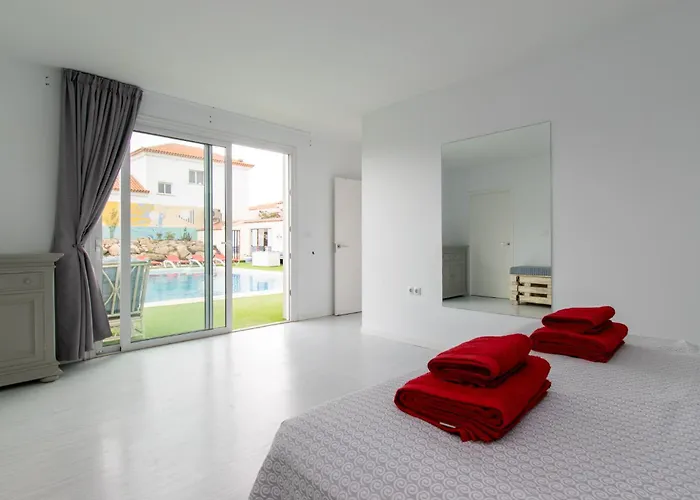 Zarita Wonderful 6 Bedroom וילה סן מיגל דה אבונה