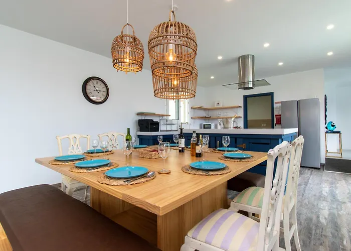 Zarita Wonderful 6 Bedroom *