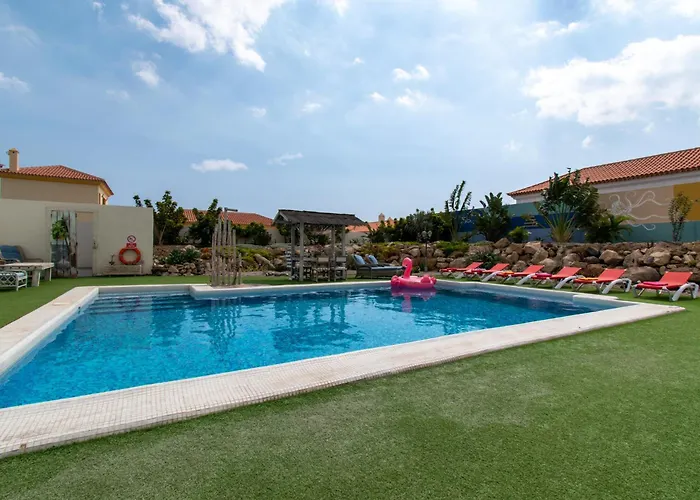 וילה Zarita Wonderful 6 Bedroom *