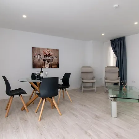Zarita Wonderful 6 Bedroom